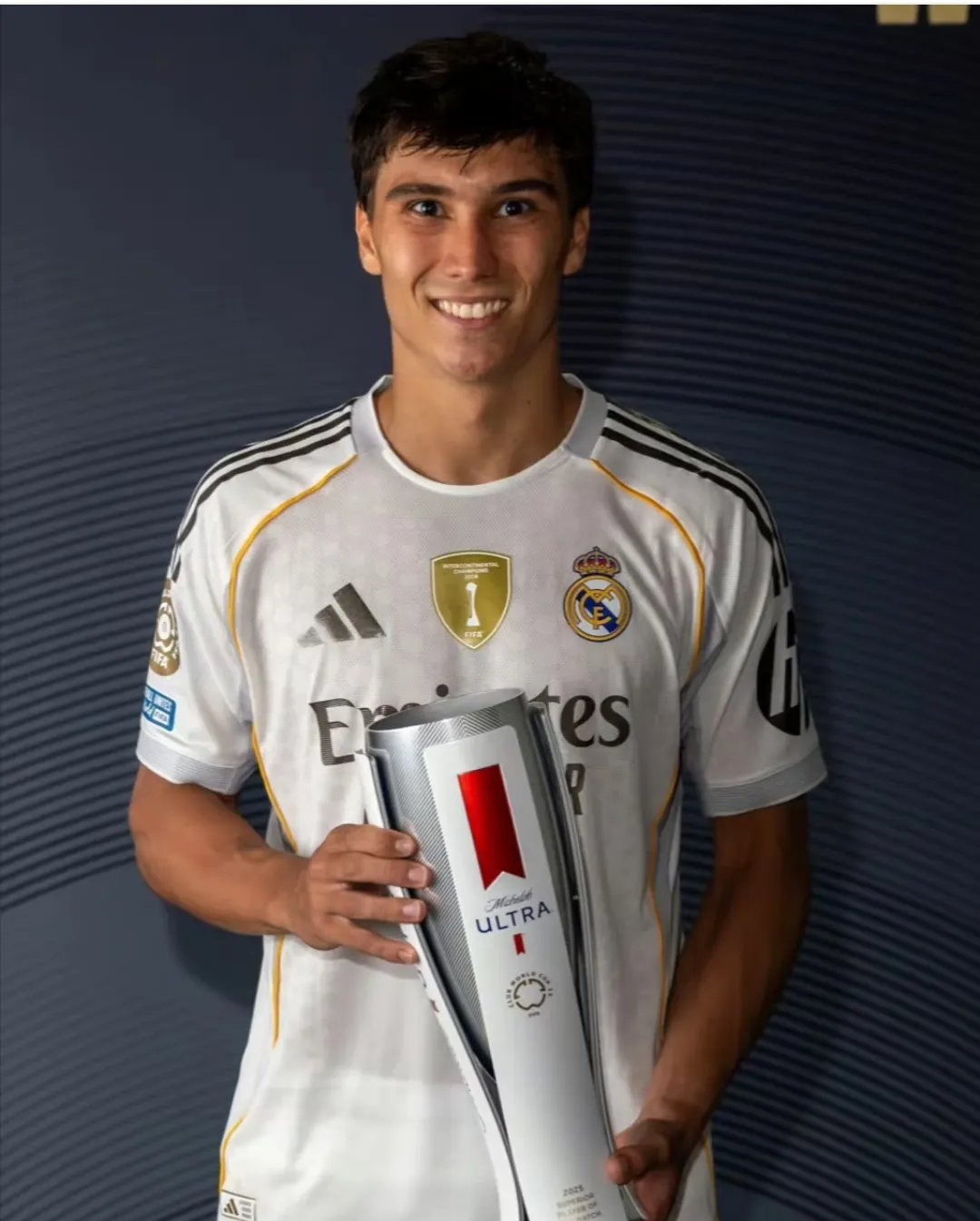 关于皇家马德里发布备战花絮,转会期刷新队史纪录,德甲任务艰巨,心理建设被强调的信息 关于皇家马德里发布备战花絮,转会期刷新队史纪录,德甲任务艰巨,心理建设被强调的信息