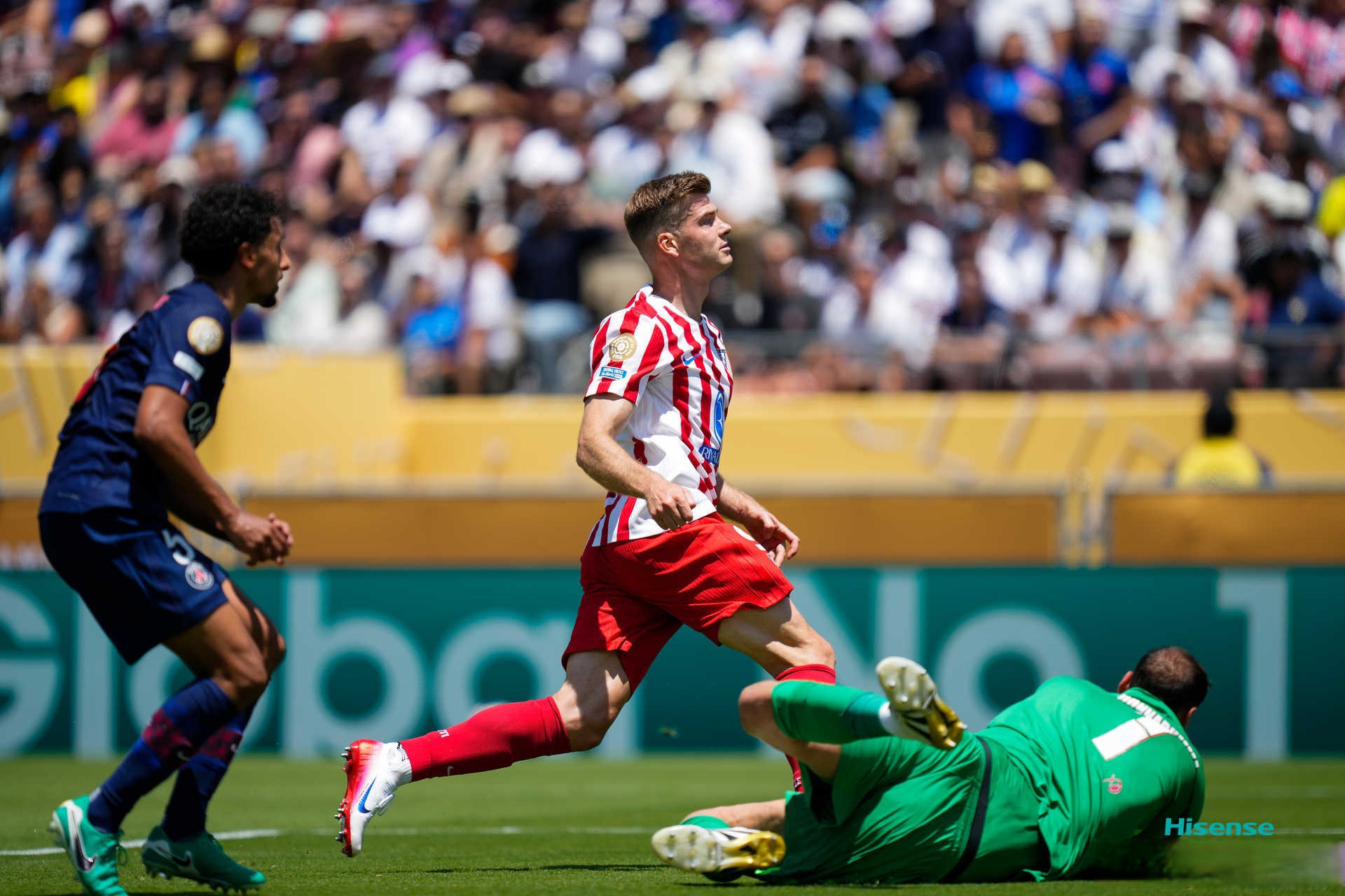 今夜埃因霍温备战葡超巴塞罗那队长鼓劲备战社区盾，这一次真的斯图加特围绕西甲单刀错失的简单介绍