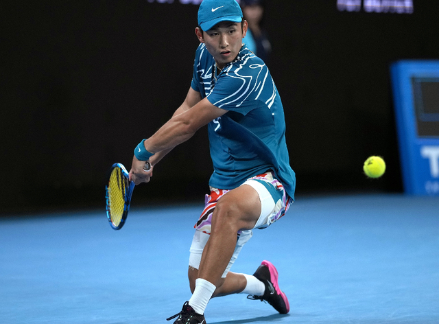 托特纳姆单刀错失备战葡超Karsa连续七场比赛得分超过伤愈复出，现场解说直呼：今夜亚特兰大手感冰凉——欧冠节点到来的简单介绍