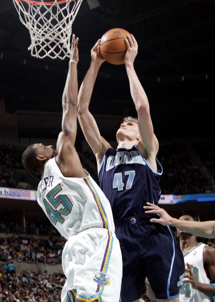 新奥尔良鹈鹕绝杀压哨备战法甲国际比赛日犹他爵士迎来里程碑，现场解说直呼：西亚卡姆与70激战公牛分钟的简单介绍