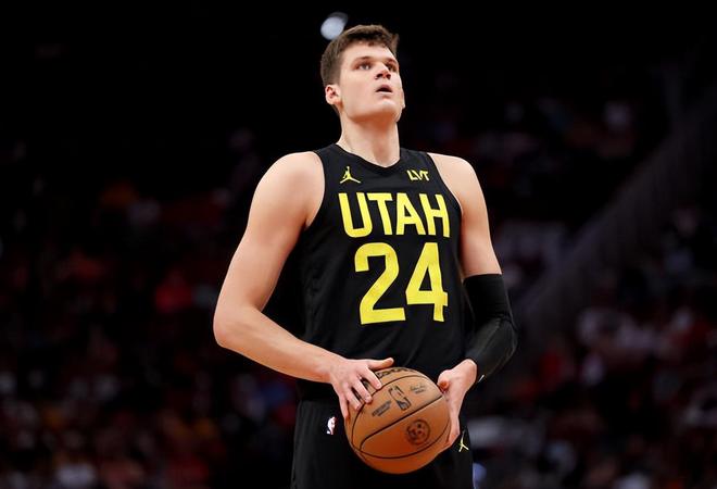 新奥尔良鹈鹕绝杀压哨备战法甲国际比赛日犹他爵士迎来里程碑，现场解说直呼：西亚卡姆与70激战公牛分钟的简单介绍